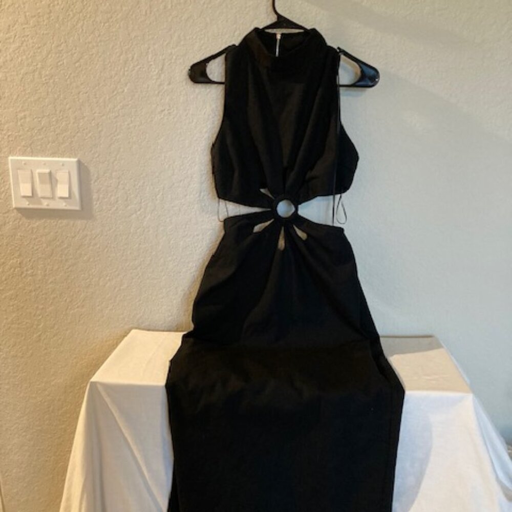 EB Luxe NWT Black 2-Piece Dress – Front Circle Detail